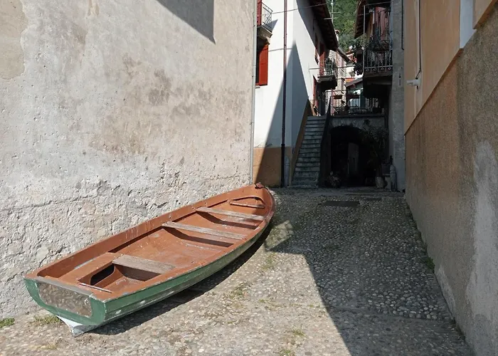 Casa Mauro, View And Garage! דירה Colonno